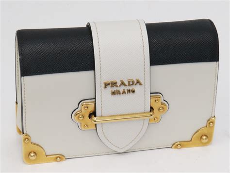 prada cahier vestiaire
